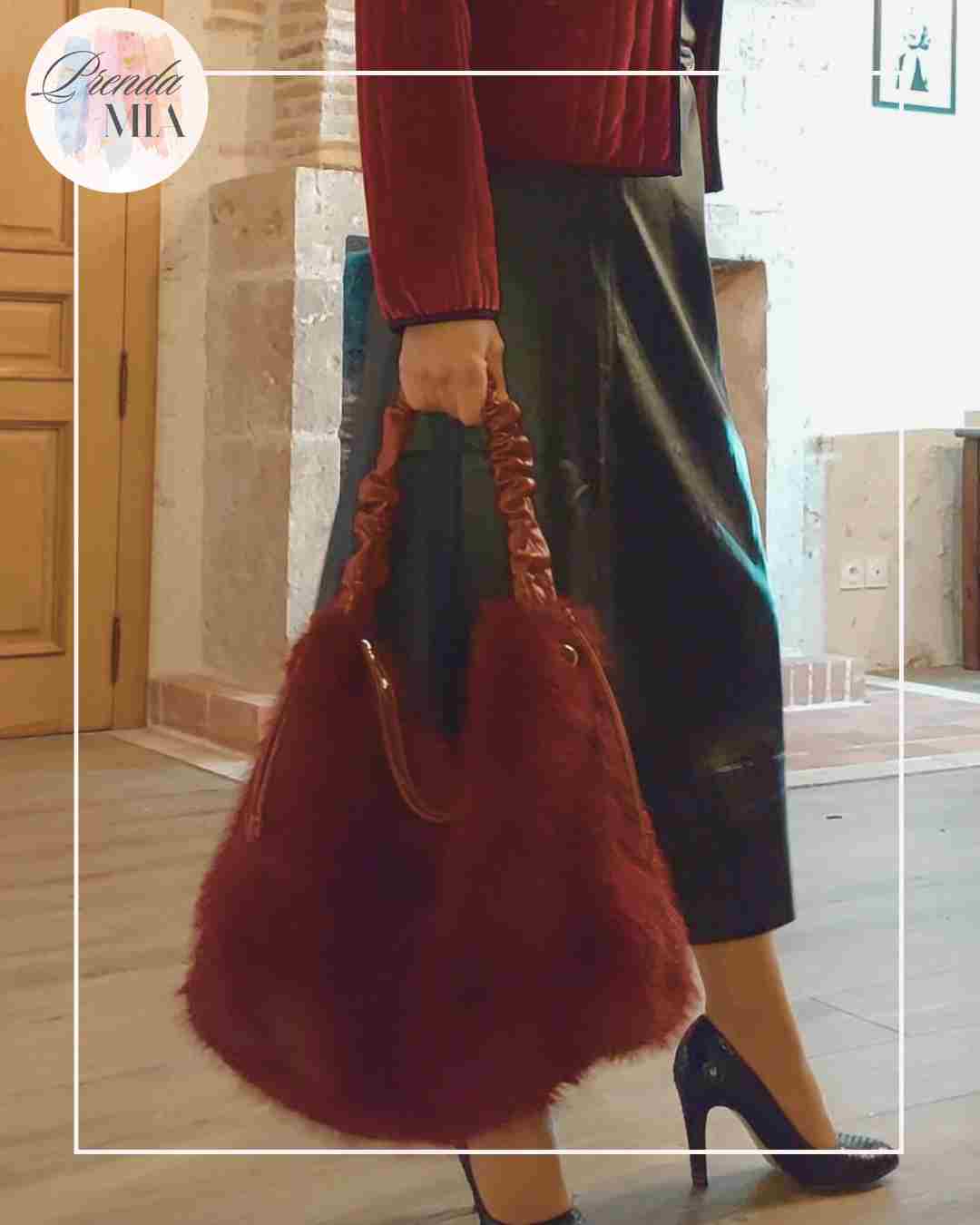 Sac à main fourrure bordeaux