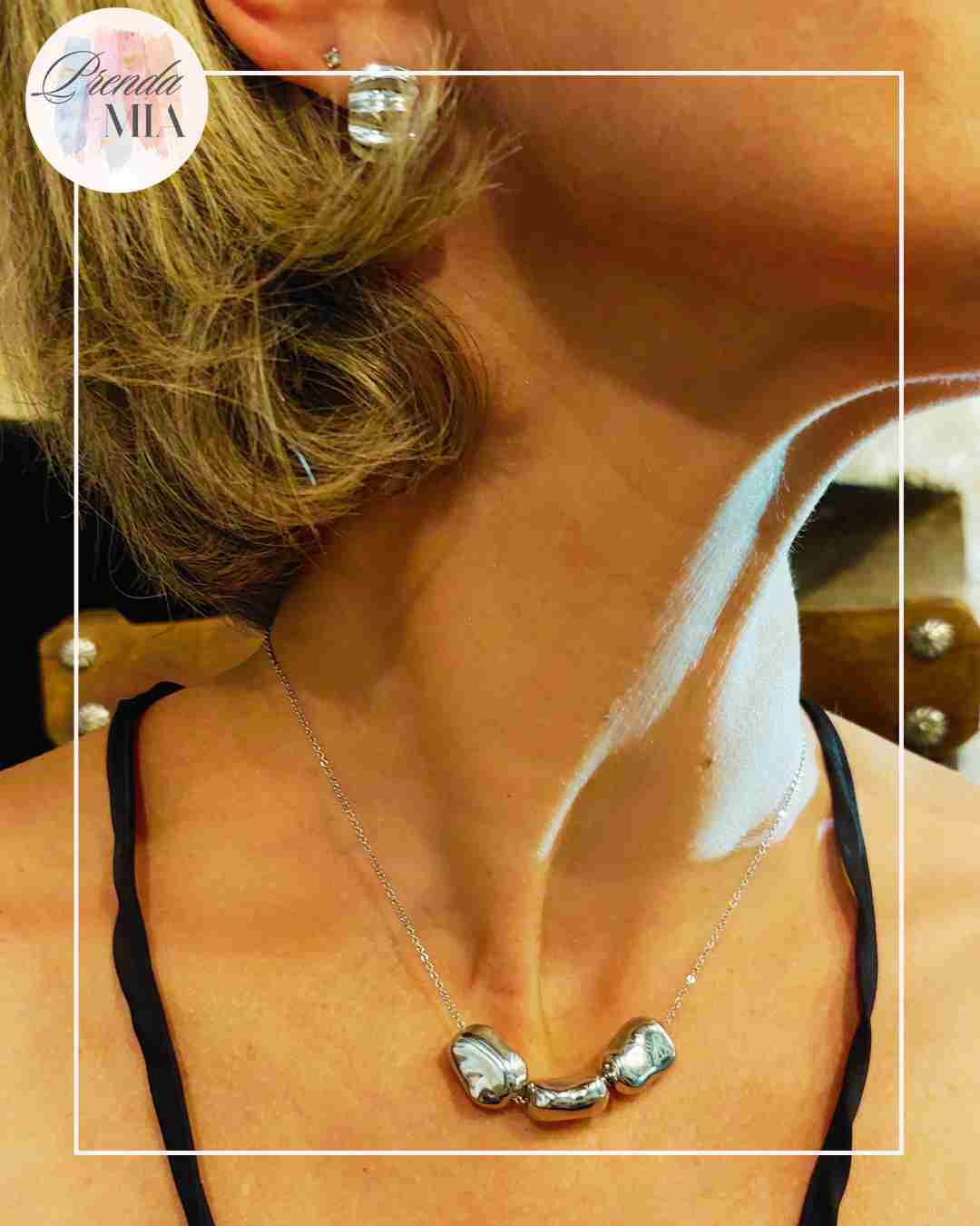 Parure Collier + Boucles d’Oreilles – Finition Argentée Vague