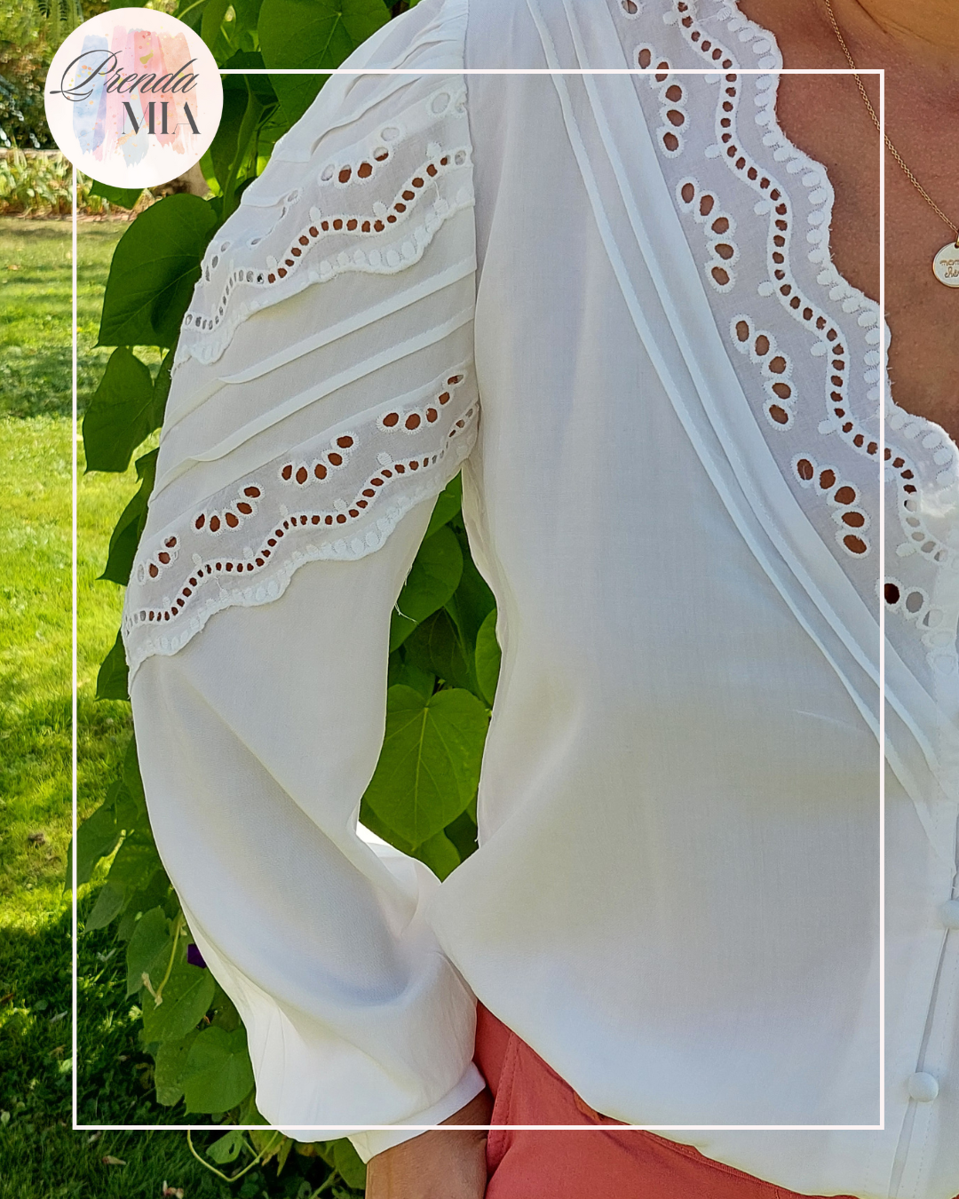 Blouse blanche brodée