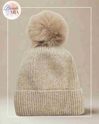 Bonnet Brillant avec Pompon- Beige