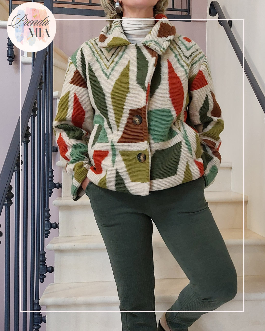 Veste courte en laine à motifs