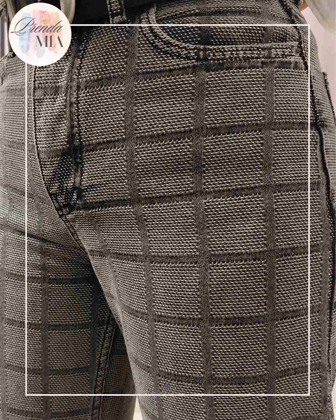 Jean Gris Mom – bleu gris carreaux