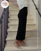 Straight, smooth skirt - black